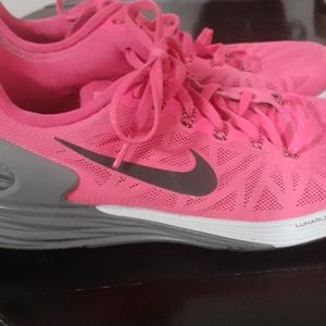 Nike Tennis Shoes